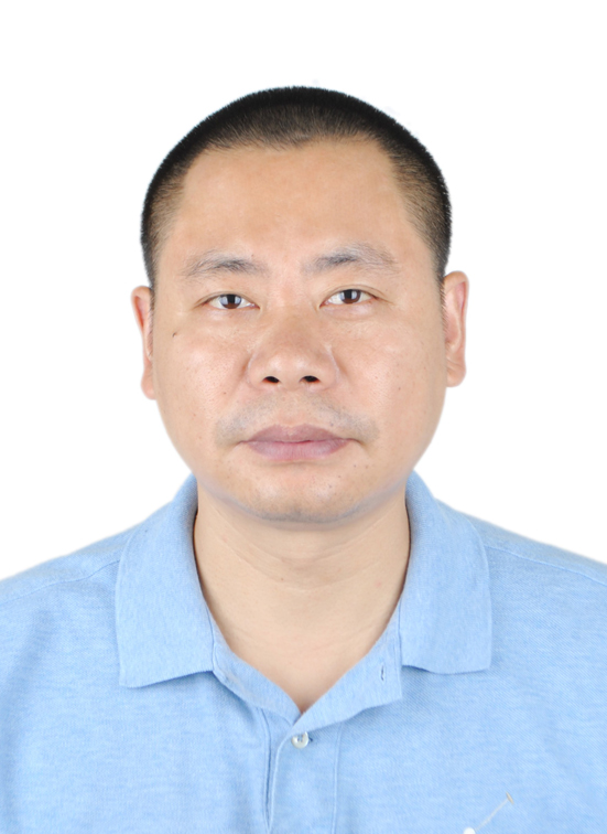 副会长、四川成都图书音像批发市场管理有限责任公司总经理 范文凯